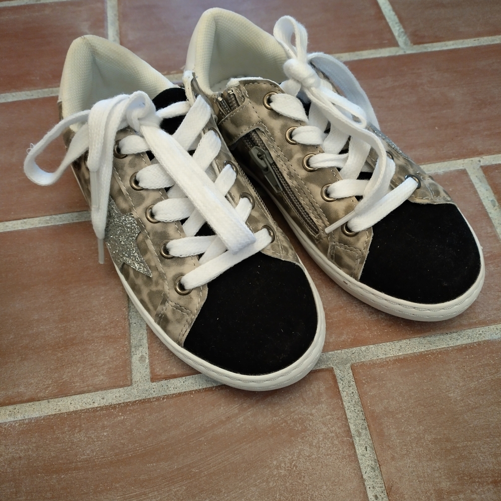 NWT - Girls Black and Cheetah Sneakers